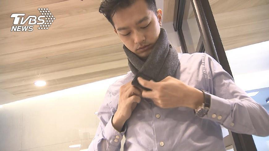 TVBS報導 - 圍巾接「行動電源」發熱　脖子保暖土洋對決
