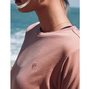 Base+2.0 機能長袖  布料親膚柔軟細節特寫 HOMI